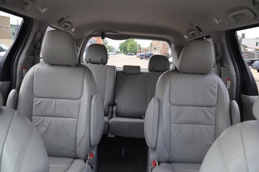 2016 Toyota Sienna XLE Premium