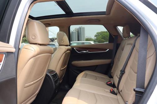 2019 Cadillac XT5 Platinum