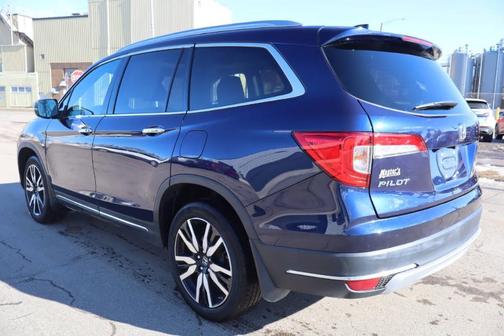 2022 Honda Pilot Touring 8-Passenger