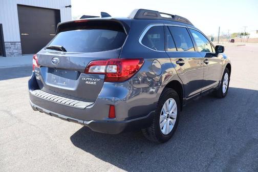 Carbide Gray Metallic 2017 Subaru Outback 2.5i Premium
