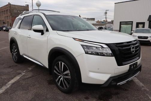 2024 Nissan Pathfinder Platinum