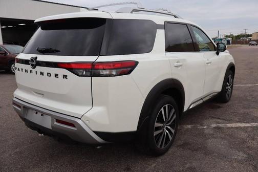 2024 Nissan Pathfinder Platinum