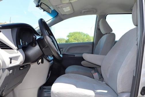2017 Toyota Sienna L