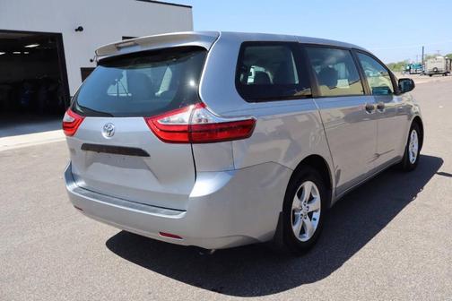 2017 Toyota Sienna L