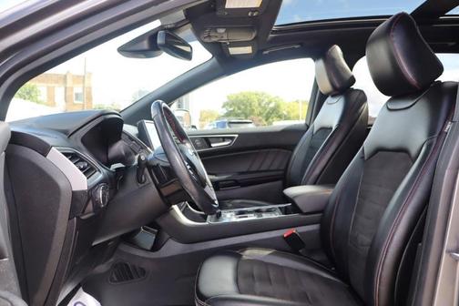 2022 Ford Edge ST Line