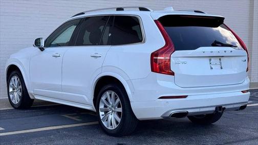 2016 Volvo XC90 T6 Momentum
