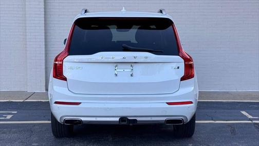 2016 Volvo XC90 T6 Momentum