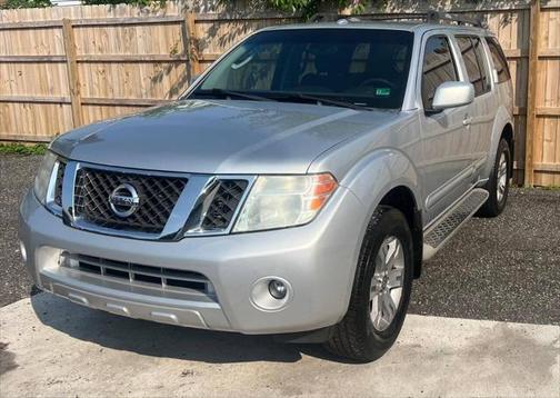 2009 Nissan Pathfinder SE