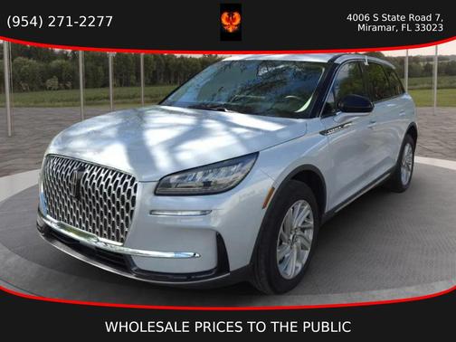 Crystal White Metallic Clearcoat 2025 Lincoln Corsair Premiere