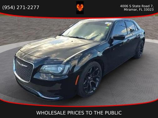 Gloss Black 2019 Chrysler 300 Touring