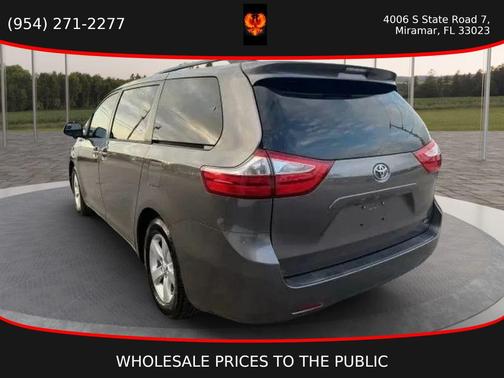 2016 Toyota Sienna LE