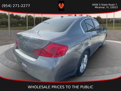 2015 INFINITI Q40 Base