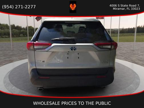 2022 Toyota RAV4 Hybrid XLE