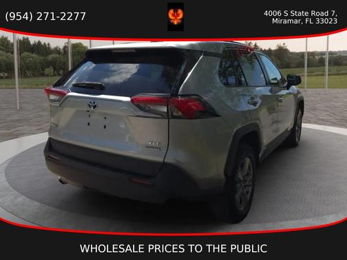 2022 Toyota RAV4 Hybrid XLE