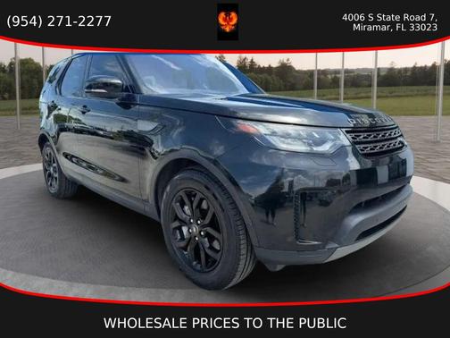 Black 2019 Land Rover Discovery SE