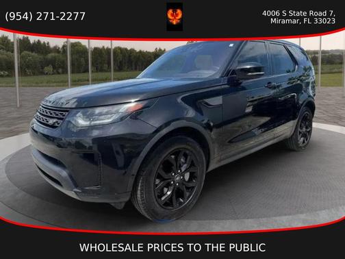 Black 2019 Land Rover Discovery SE
