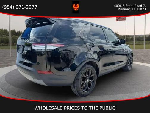 Black 2019 Land Rover Discovery SE