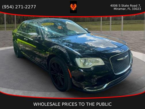 Gloss Black 2017 Chrysler 300C Base