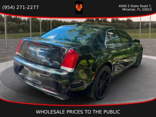 Gloss Black 2017 Chrysler 300C Base