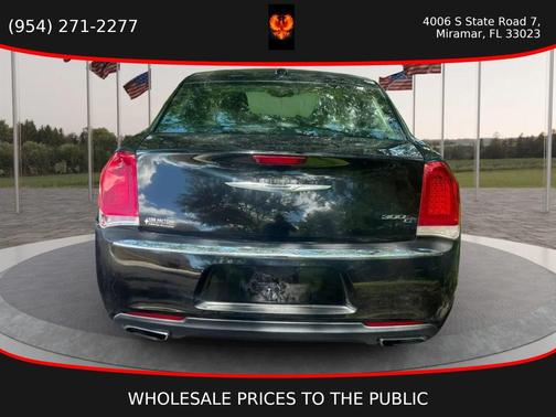 Gloss Black 2017 Chrysler 300C Base