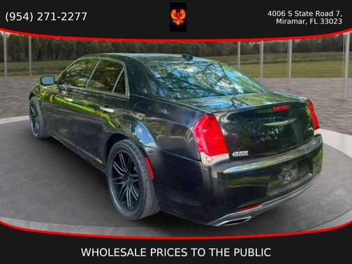 Gloss Black 2017 Chrysler 300C Base