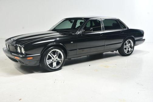 2000 Jaguar XJR 4dr Sedan Supercharged