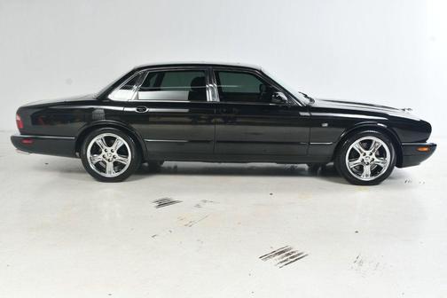 2000 Jaguar XJR 4dr Sedan Supercharged