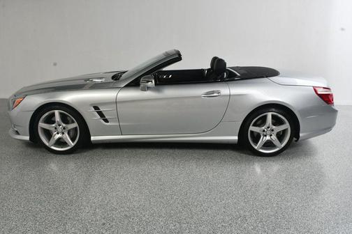 Palladium Silver Metallic 2014 Mercedes-Benz SL-Class 2dr Roadster SL 550