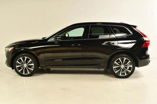 2022 Volvo XC60 B5 FWD Momentum
