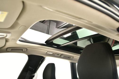 2022 Volvo XC60 B5 FWD Momentum