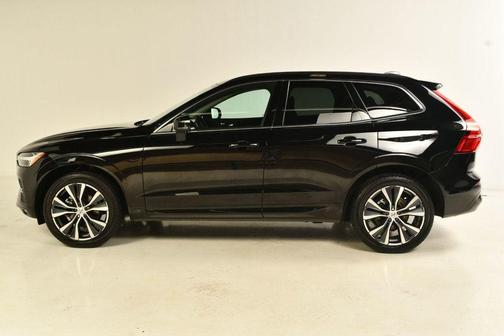 2022 Volvo XC60 B5 FWD Momentum