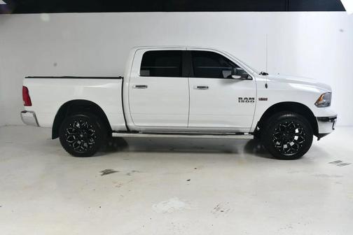 2016 RAM 1500 Sunroof Navigation Hemi 4x4 Crew Cab Bed Cover