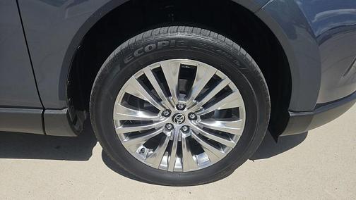 2023 Toyota Venza XLE