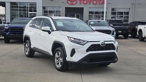 2024 Toyota RAV4 XLE