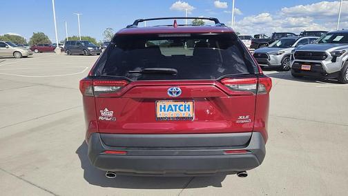 2021 Toyota RAV4 Hybrid XLE