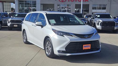2024 Toyota Sienna XLE