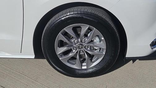 2024 Toyota Sienna XLE