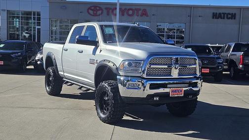 2017 RAM 2500 Laramie Crew Cab 4x4 6'4' Box