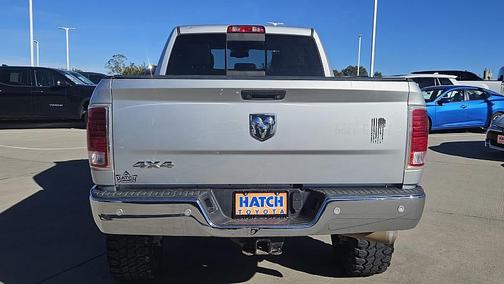 2017 RAM 2500 Laramie Crew Cab 4x4 6'4' Box