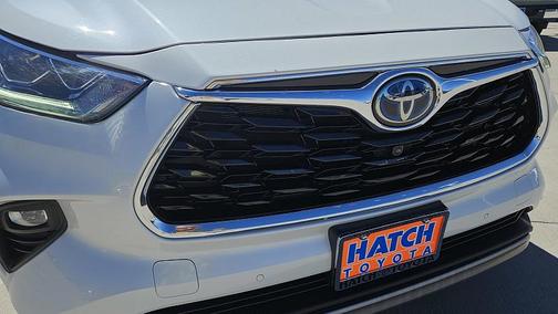 Blizzard Pearl 2021 Toyota Highlander Hybrid Platinum