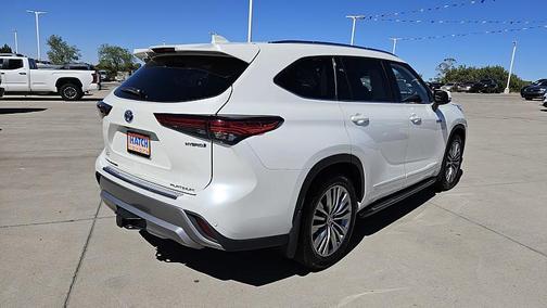 Blizzard Pearl 2021 Toyota Highlander Hybrid Platinum