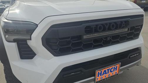 Ice Cap 2025 Toyota Tacoma Hybrid Trailhunter