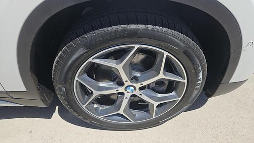 white 2018 BMW X1 xDrive28i