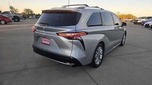 2022 Toyota Sienna Platinum 7 Passenger