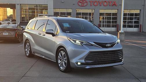 2022 Toyota Sienna Platinum 7 Passenger