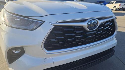 2020 Toyota Highlander Hybrid XLE