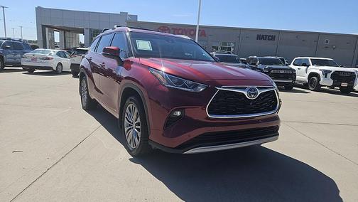 Ruby Flare Pearl 2021 Toyota Highlander Hybrid Platinum