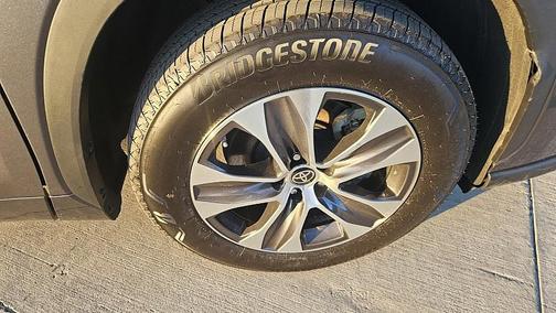 2023 Toyota Highlander Hybrid XLE