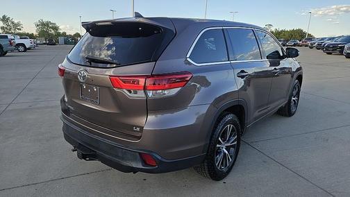 2017 Toyota Highlander LE