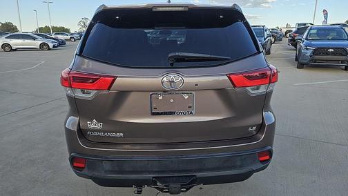 2017 Toyota Highlander LE